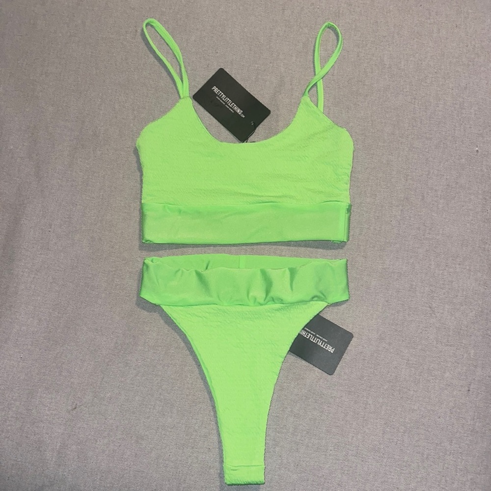 PrettyLittleThing - neon bikini